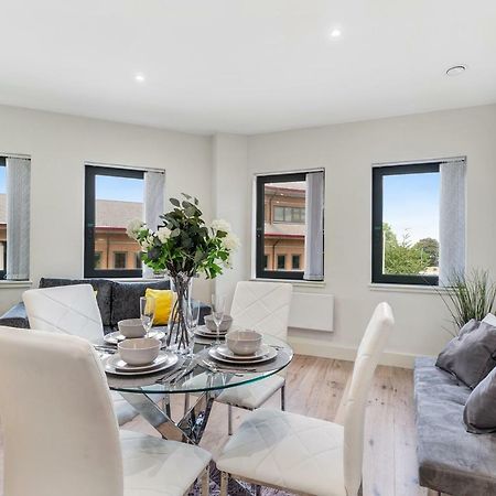 Mondial Apartments At Heathrow Harmondsworth Екстериор снимка