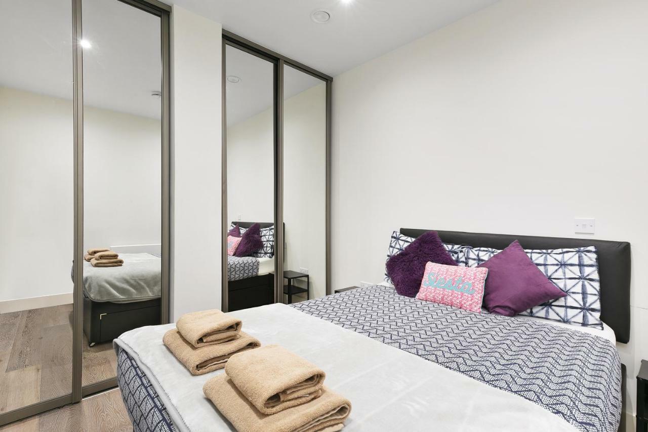 Mondial Apartments At Heathrow Harmondsworth Екстериор снимка