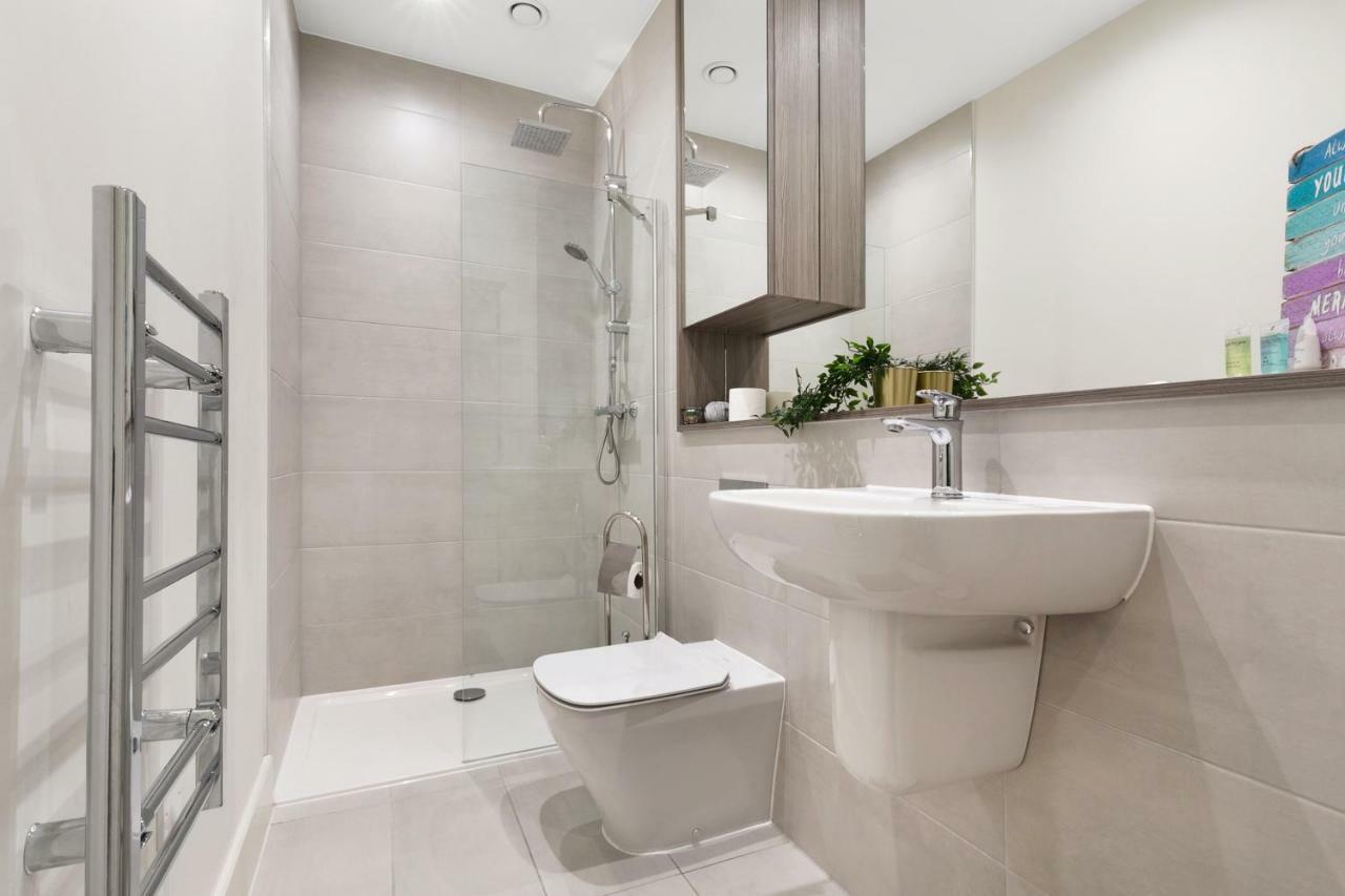 Mondial Apartments At Heathrow Harmondsworth Екстериор снимка